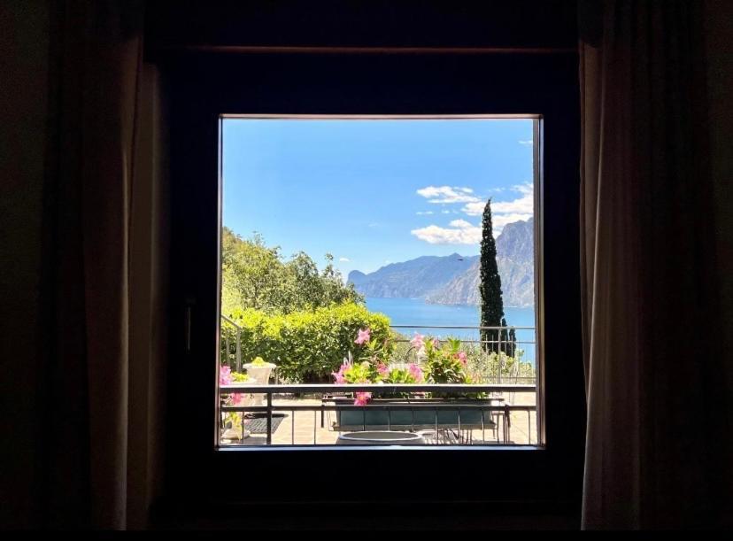 Viewlake Apartment Torbole Sul Garda Luaran gambar