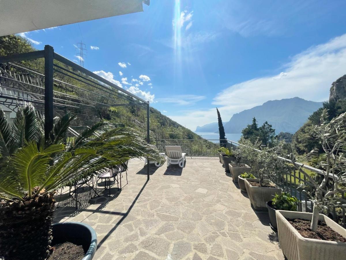 Viewlake Apartment Torbole Sul Garda Luaran gambar