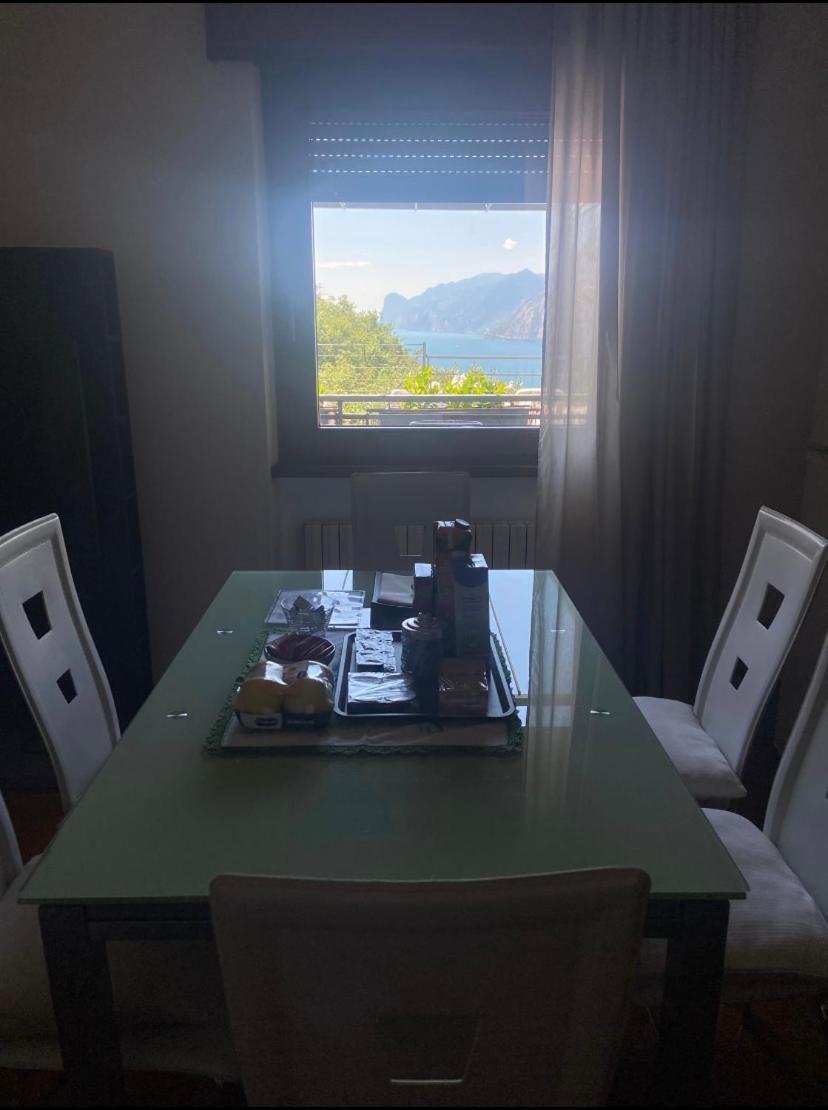 Viewlake Apartment Torbole Sul Garda Luaran gambar